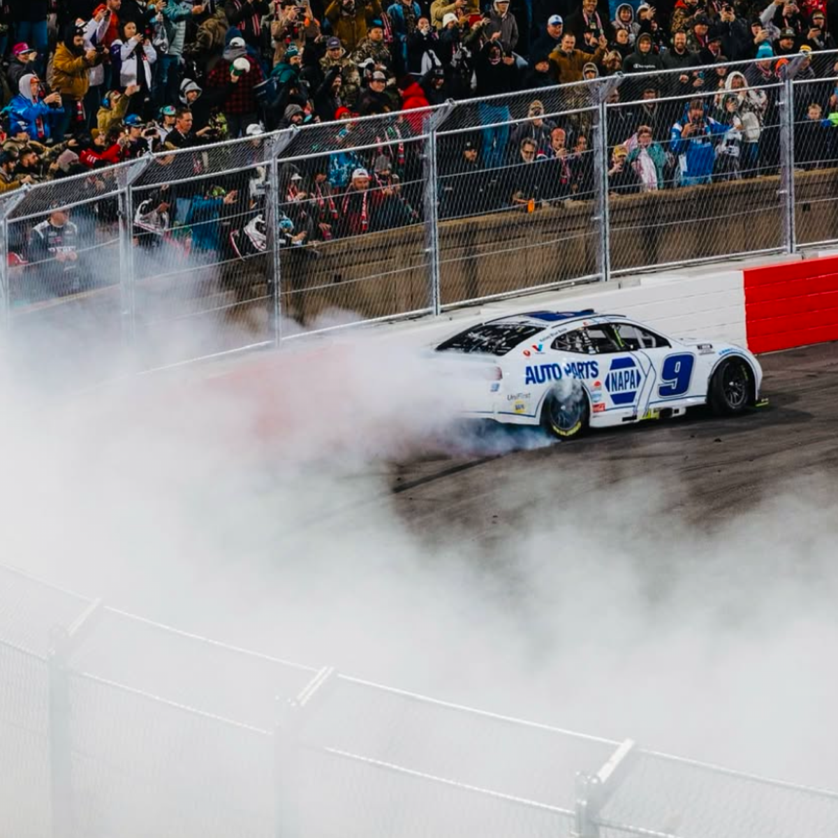 2025 CLASH WIN ELITE REGULAR PAINT 1:24 DIE-CAST – Chase