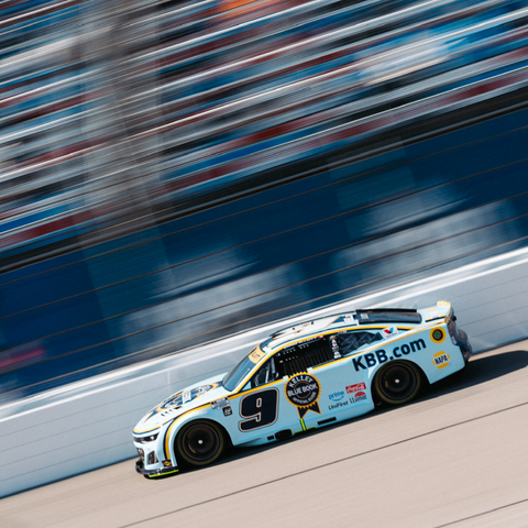 *PRE-ORDER* 2025 KANSAS WIN AUTOGRAPHED ELITE REGULAR PAINT 1:24 DIE-CAST